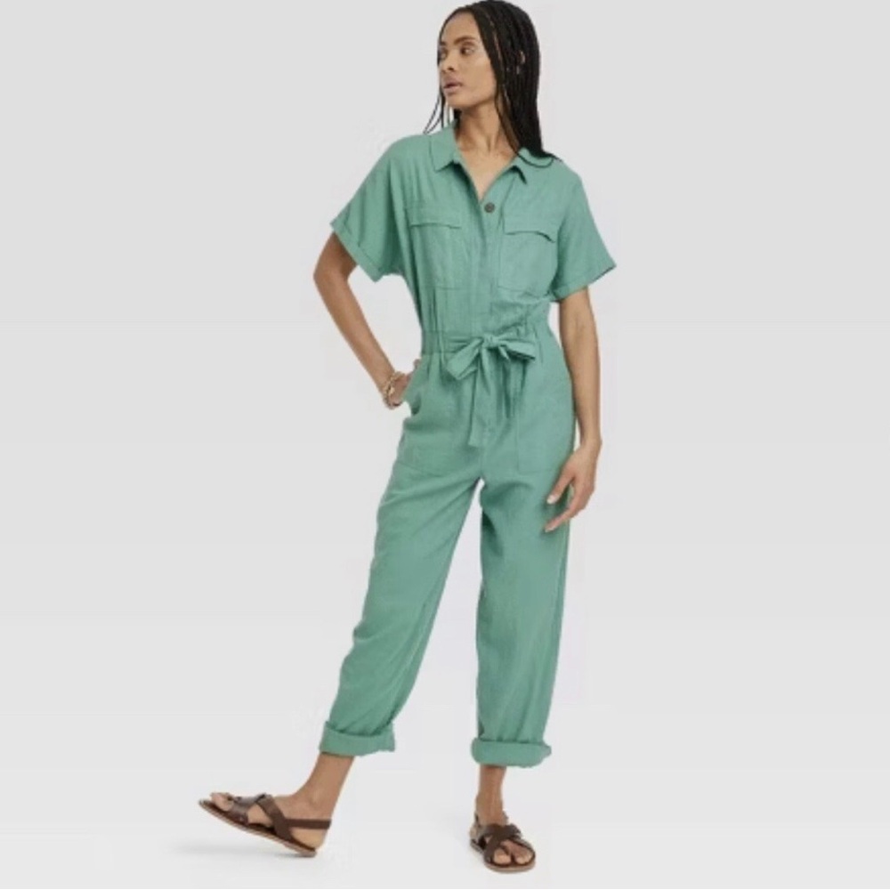 Universal Thread Green Linen Jumpsuit with Tie Waist. Size 2